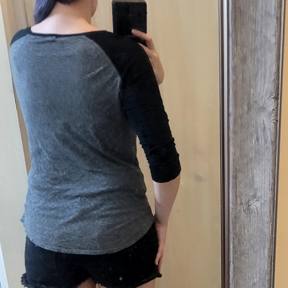 Cute Raglan Button Top - Picture 6 of 9